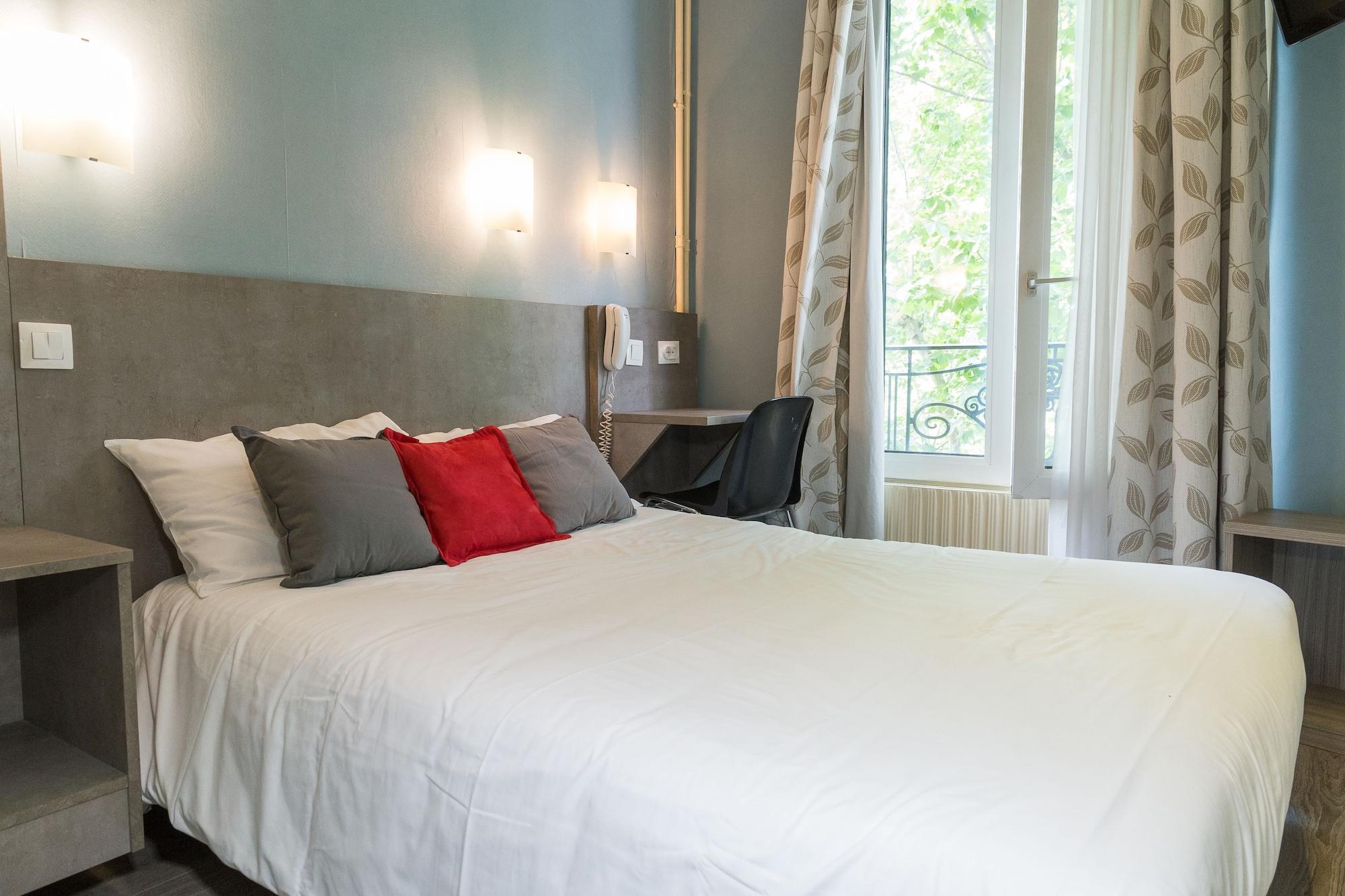 Panam Hotel Paris Gambetta- Place Gambetta-Mairie Du 20 Emme Bagian luar foto