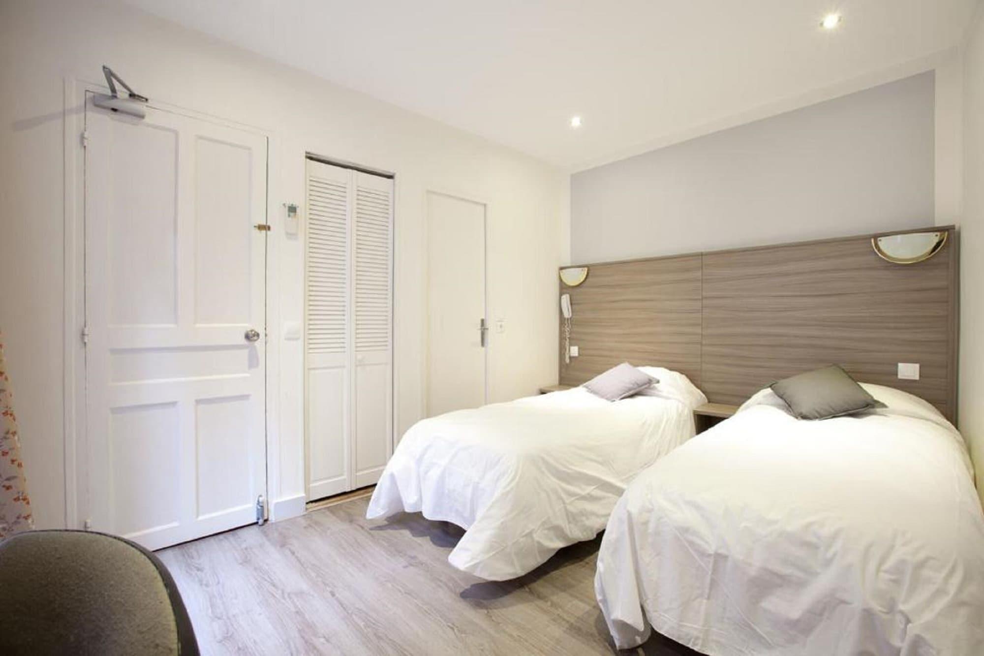 Panam Hotel Paris Gambetta- Place Gambetta-Mairie Du 20 Emme Bagian luar foto