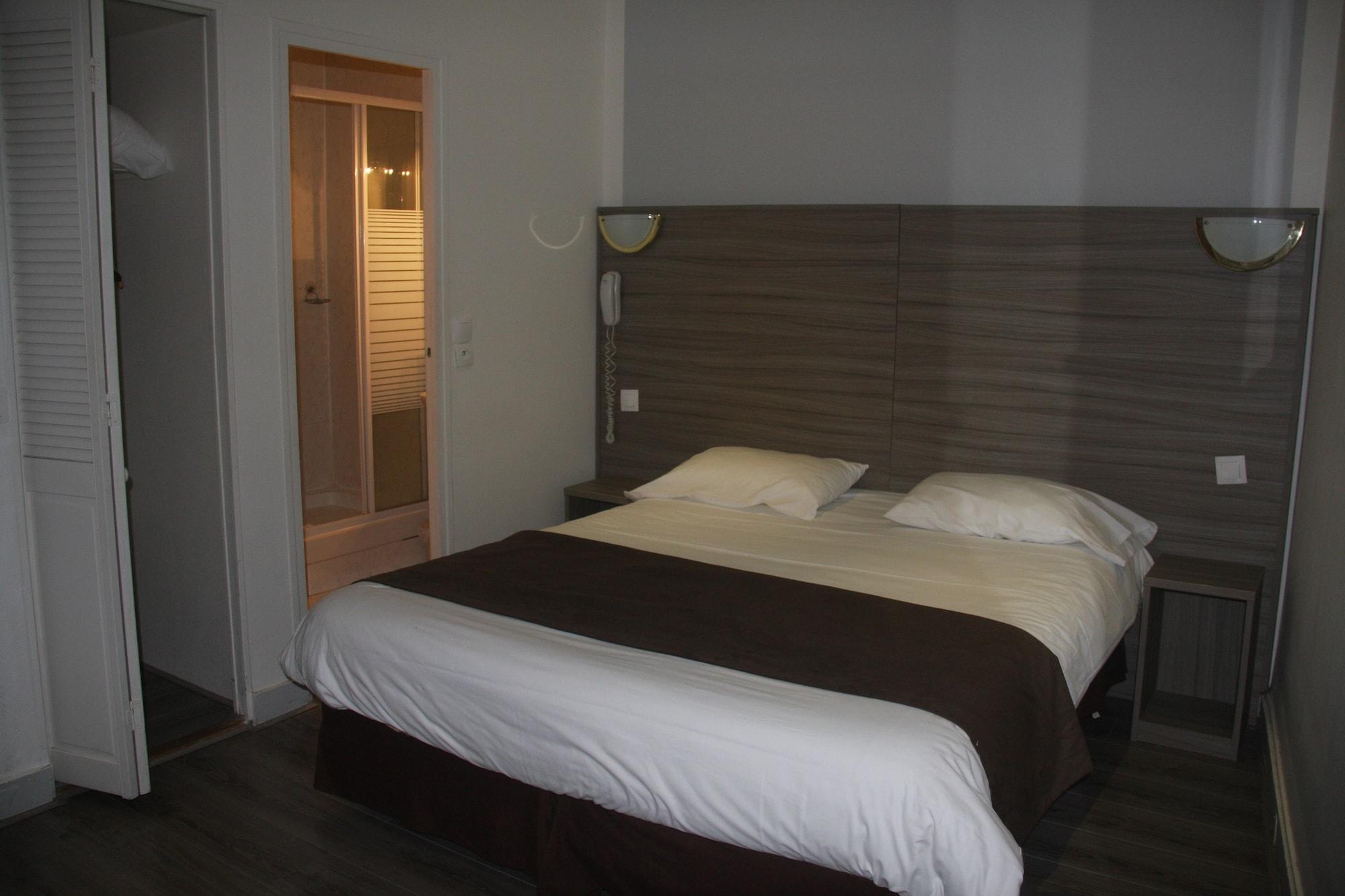 Panam Hotel Paris Gambetta- Place Gambetta-Mairie Du 20 Emme Bagian luar foto