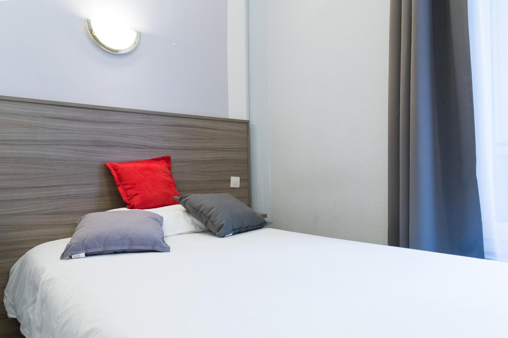 Panam Hotel Paris Gambetta- Place Gambetta-Mairie Du 20 Emme Bagian luar foto