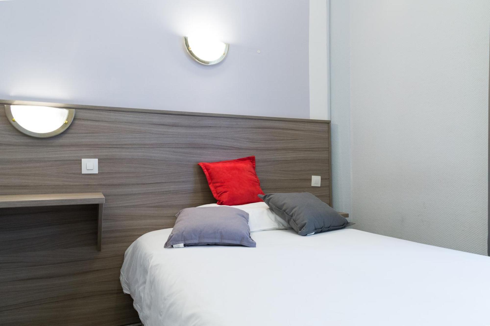 Panam Hotel Paris Gambetta- Place Gambetta-Mairie Du 20 Emme Bagian luar foto