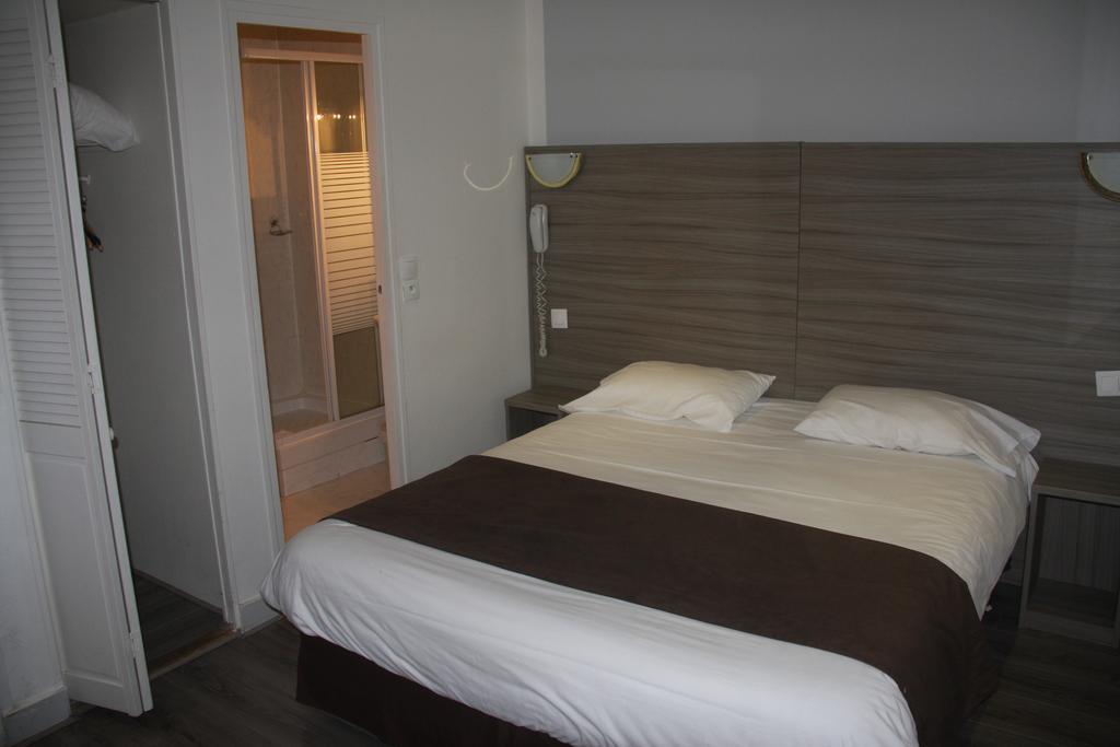 Panam Hotel Paris Gambetta- Place Gambetta-Mairie Du 20 Emme Bagian luar foto