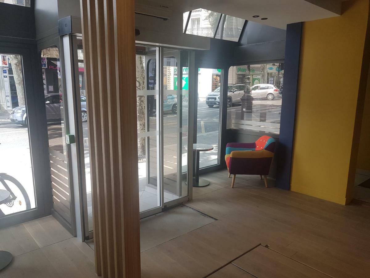 Panam Hotel Paris Gambetta- Place Gambetta-Mairie Du 20 Emme Bagian luar foto