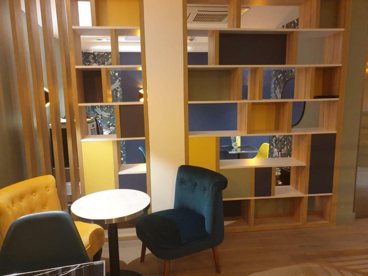 Panam Hotel Paris Gambetta- Place Gambetta-Mairie Du 20 Emme Bagian luar foto